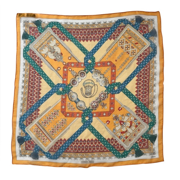 Hermes 42 Mousseline Brins D'Or Silk Muslin Scarf Authenticated - Picture 1 of 11